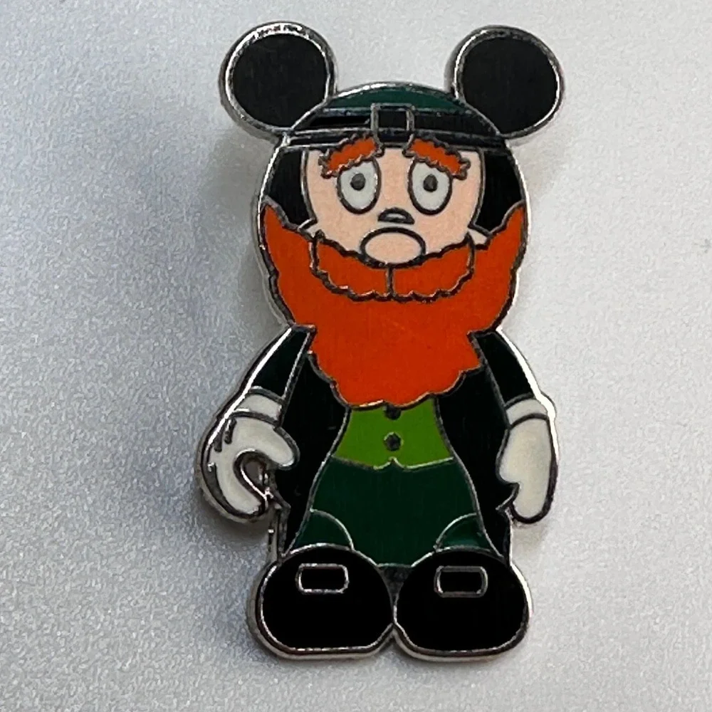 LEPRECHAUN VINYLMATION St Patrick's Day Mickey Disney Pin Limited Release 2009